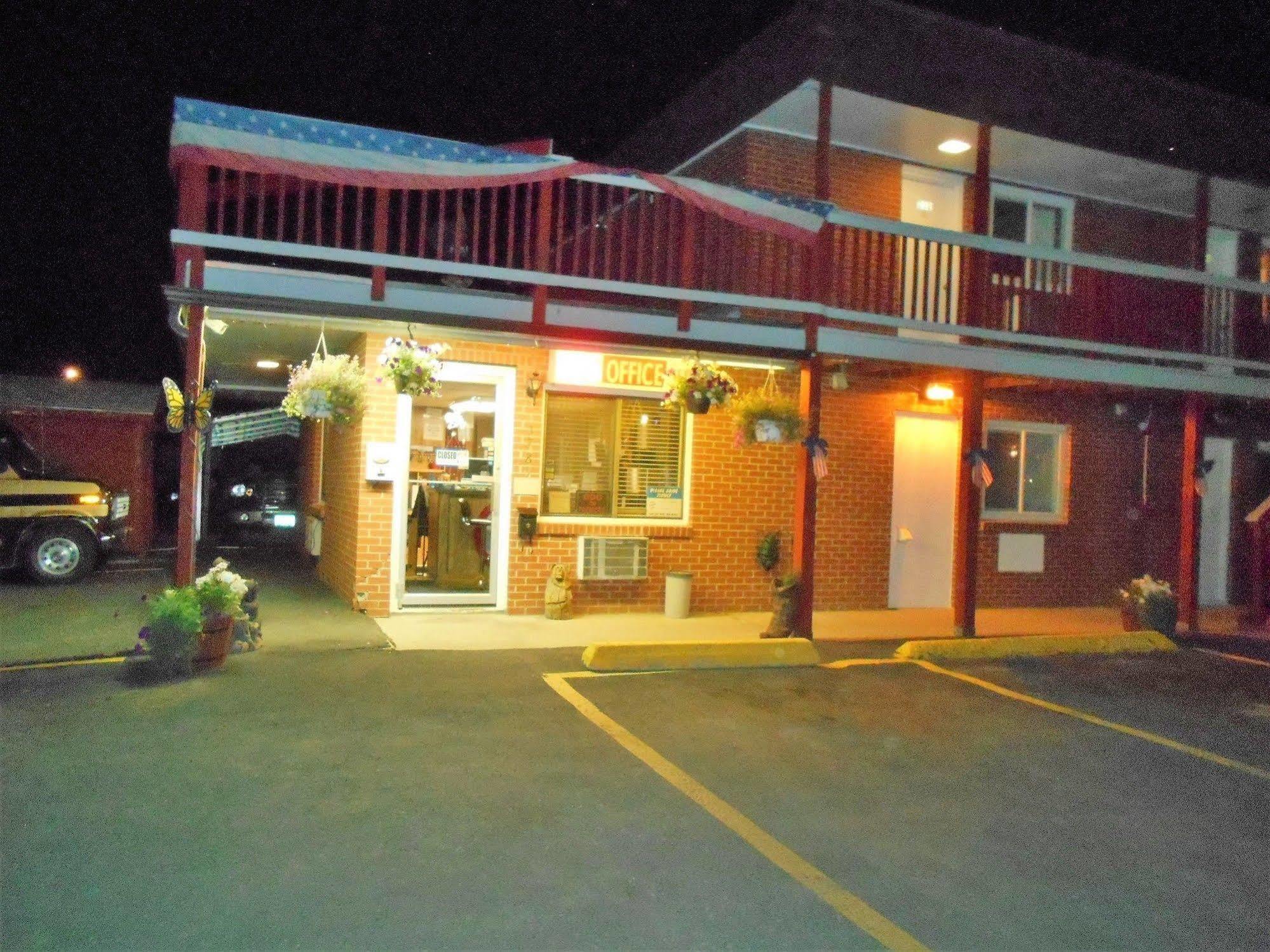 Super Saver Inn Шеридан Екстериор снимка
